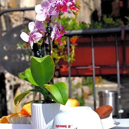Centro Storico Bed and Breakfast 3*